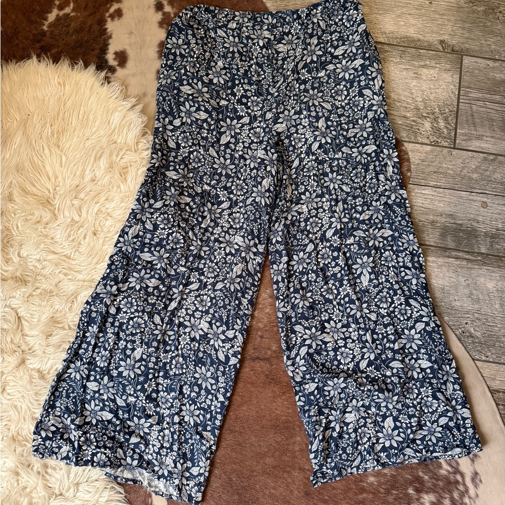 Bila Navy and White Floral Pants